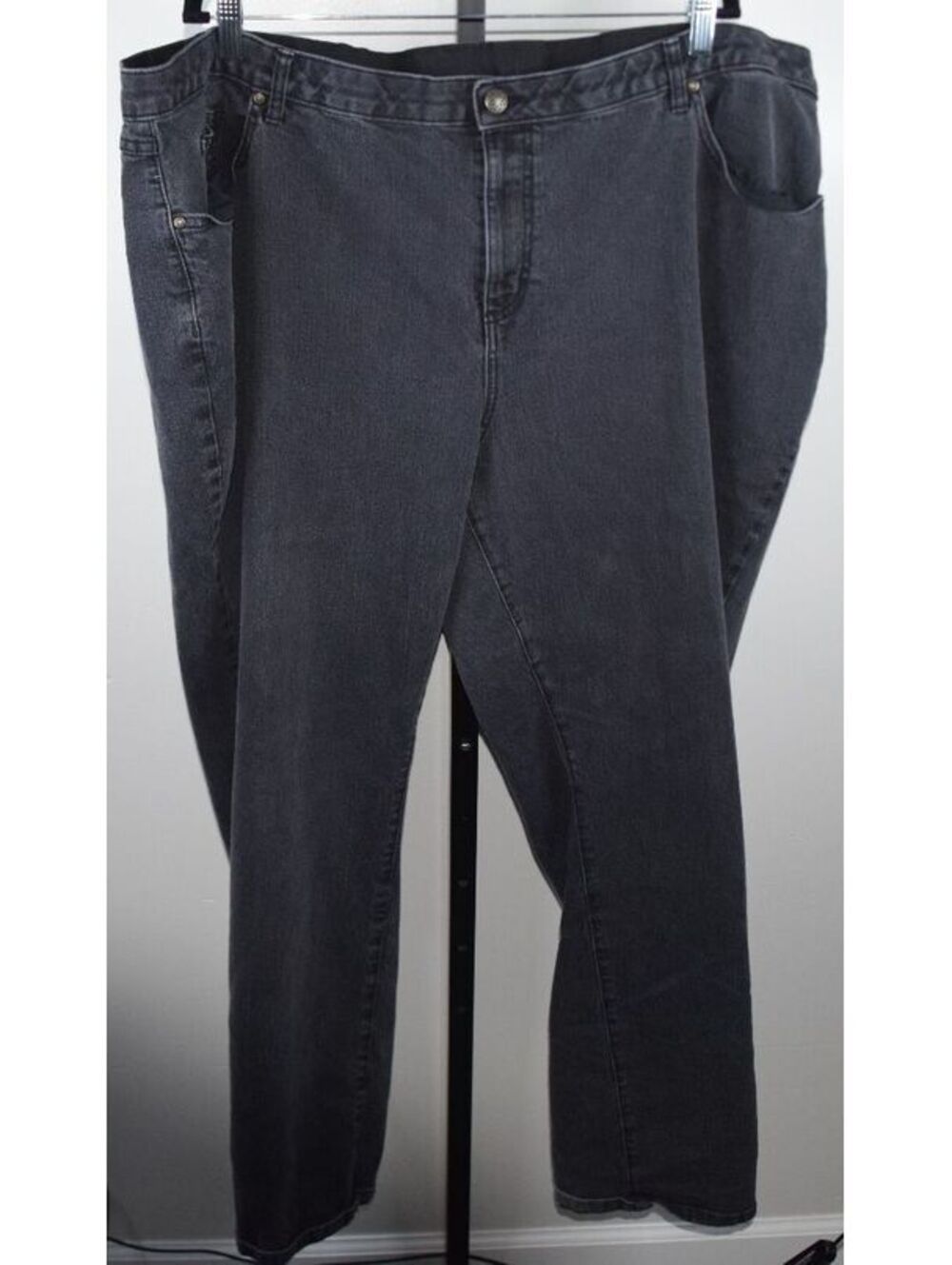 Catherines Black Denim Straight Leg Jeans — Faded Wash Stretch Fit, Size 28WT